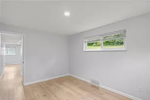 342 Homer Dr, Pittsburgh, PA 15145 - Photo 20