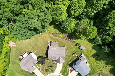 142 Bradford Square Dr, Trafford, PA 15085 - Photo 8