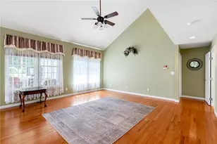 142 Bradford Square Dr, Trafford, PA 15085 - Photo 12