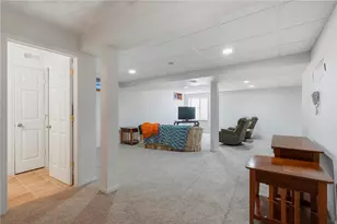142 Bradford Square Dr, Trafford, PA 15085 - Photo 26