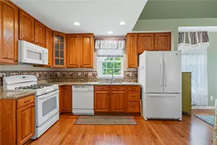 142 Bradford Square Dr, Trafford, PA 15085 - Photo 6