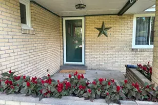 4407 Greengrove Dr, Hampton, PA 15101 - Photo 2