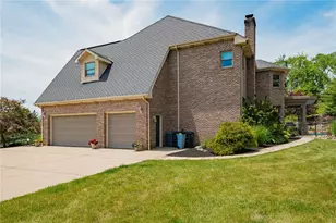 6 Crystol Ct, Penn Twp, PA 15642 - Photo 4