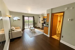 3222 Kennett Sq, Pittsburgh, PA 15213 - Photo 2