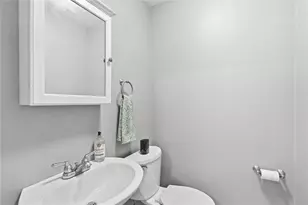 306 N 1st St, Jeannette, PA 15644 - Photo 16