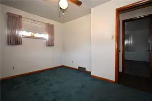 129 Pennsylvania Blvd, Monessen, PA 15062 - Photo 16