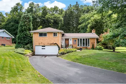 124 Oak Hills Manor, Penn Township, PA 16002 - Photo 2
