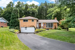 124 Oak Hills Manor, Penn Township, PA 16002 - Photo 2
