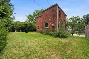 323 Constitution Dr, Pittsburgh, PA 15236 - Photo 36