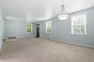 323 Constitution Dr, Pittsburgh, PA 15236 - Photo 12