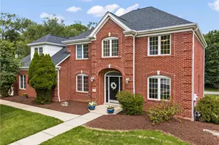 5517 Saddlebrook Dr, Bethel Park, PA 15102 - Photo 2