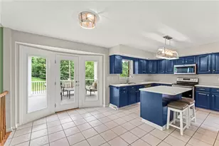 5517 Saddlebrook Dr, Bethel Park, PA 15102 - Photo 16
