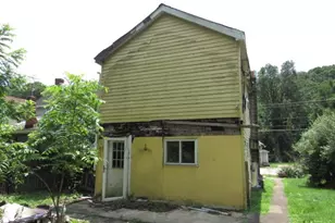 1025 Pike Run Dr, California, PA 15423 - Photo 4