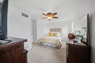 2631 Hunters Point Dr, Pittsburgh, PA 15090 - Photo 20