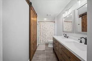 2631 Hunters Point Dr, Pittsburgh, PA 15090 - Photo 18