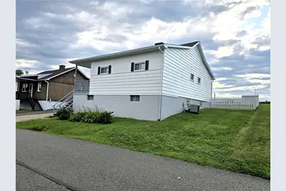 206 Meadowview Dr, Unity Township, PA 15650 - Photo 4