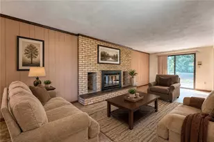 109 Bryan Dr, Hempfield Township, PA 15601 - Photo 8