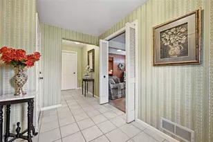 225 Princeton Dr, Center Township, PA 15001 - Photo 4