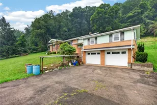 323 Albrights Lake Rd, Hempfield Township, PA 15601 - Photo 2