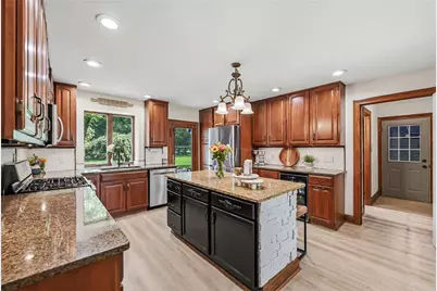 1144 Brookview Ct, Hermitage, PA 16148 - Photo 12