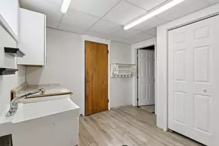 902 Marjorie Dr, Pittsburgh, PA 15223 - Photo 40