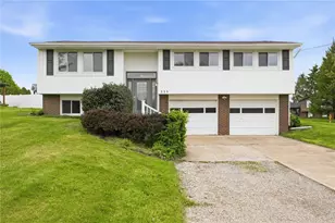 235 Princeton Dr, Center Township, PA 15001 - Photo 2