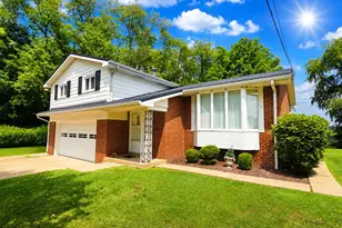 1060 King Arthur Dr, Washington Township, PA 15613 - Photo 2
