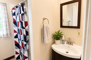 5020 Clifton Dr, Aliquippa, PA 15001 - Photo 10
