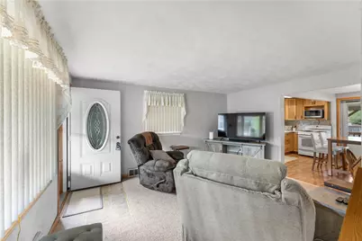 203 George St, Jeannette, PA 15644 - Photo 4