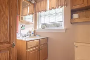 203 George St, Jeannette, PA 15644 - Photo 10