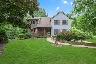 126 Firethorn Rd, Baden, PA 15005 - Photo 2