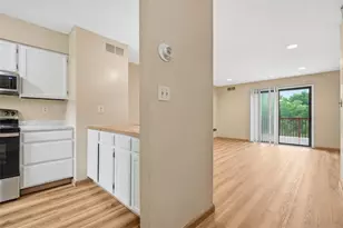 225 Woodhaven Dr, Seven Fields Boro, PA 16046 - Photo 10