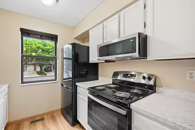 225 Woodhaven Dr, Seven Fields Boro, PA 16046 - Photo 10