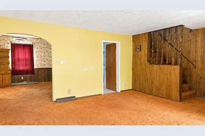 124 Holmes Street, Vandergrift, PA 15690 - Photo 2