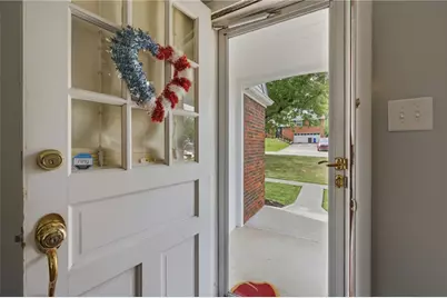 208 Parkedge Rd, Green Tree, PA 15220 - Photo 4