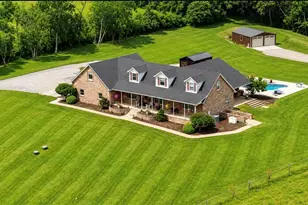 31 Sutton Ln, Hopewell, PA 15301 - Photo 2