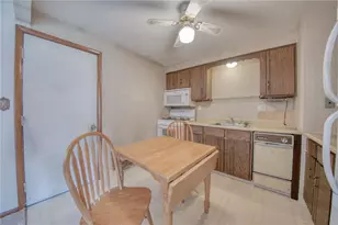 642 Pikeview Dr, Pittsburgh, PA 15239 - Photo 14