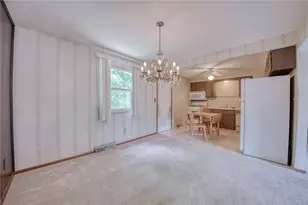 642 Pikeview Dr, Pittsburgh, PA 15239 - Photo 12