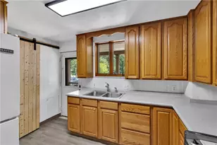 710 E Smithfield St, Elizabeth Twp/Boro, PA 15047 - Photo 24