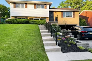 222 McKenzie Dr, Pittsburgh, PA 15235 - Photo 1