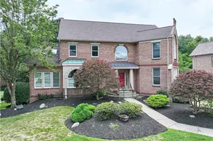 2615 Rossmoor Dr, Pittsburgh, PA 15241 - Photo 2