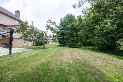 2615 Rossmoor Dr, Pittsburgh, PA 15241 - Photo 10
