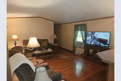 214 Baxter Ln, Center Township, PA 16001 - Photo 6