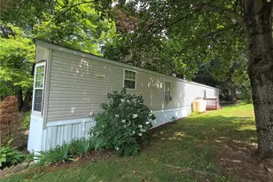 214 Baxter Ln, Center Township, PA 16001 - Photo 32