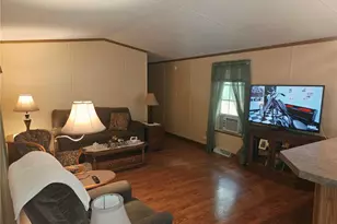 214 Baxter Ln, Center Township, PA 16001 - Photo 6
