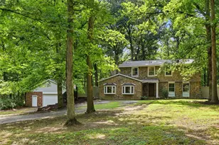 204 Summerfield Dr, Economy, PA 15005 - Photo 2