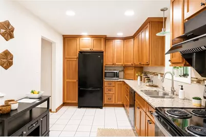421 Clair Dr, Pittsburgh, PA 15241 - Photo 12
