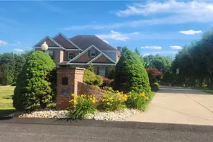 32 Hawthorne Ln, Penn Twp, PA 15642 - Photo 6
