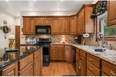 32 Hawthorne Ln, Penn Twp, PA 15642 - Photo 14