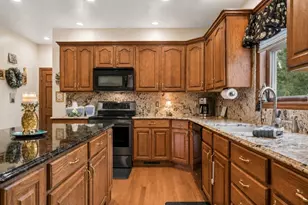 32 Hawthorne Ln, Penn Twp, PA 15642 - Photo 14